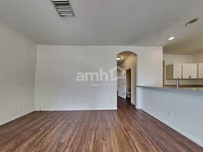 8523 Deer Chase Dr in Riverview, FL - Foto de edificio - Building Photo