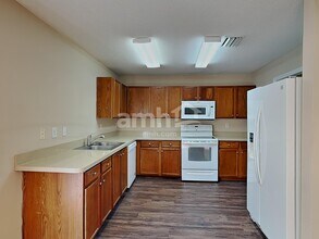 2050 Harcourt Pl in Odessa, FL - Foto de edificio - Building Photo