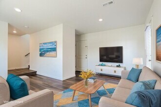 4748 N Tower Ct in Denver, CO - Foto de edificio - Building Photo