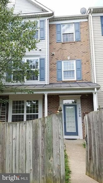 property at 5208 Duke Ct