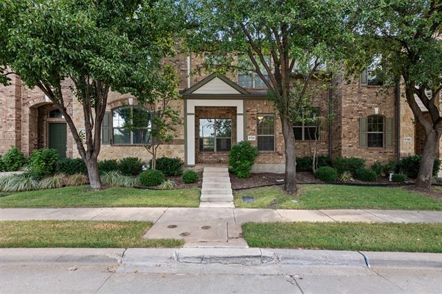 8744 Iron Horse Dr in Irving, TX - Building Photo