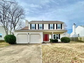 1921 Ravel Dr in Virginia Beach, VA - Building Photo