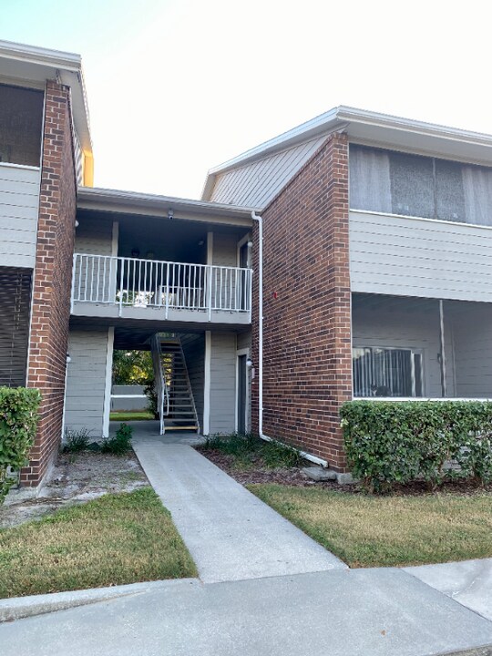 1400 Gandy Blvd N in St. Petersburg, FL - Foto de edificio