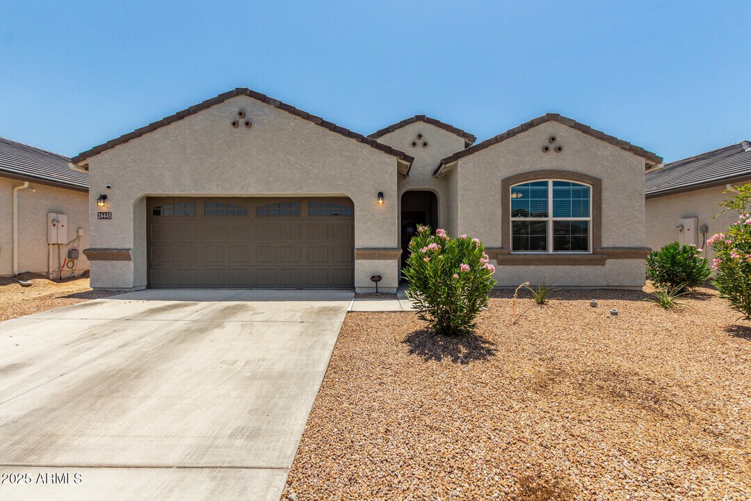 24445 W Jones Ave in Buckeye, AZ - Building Photo
