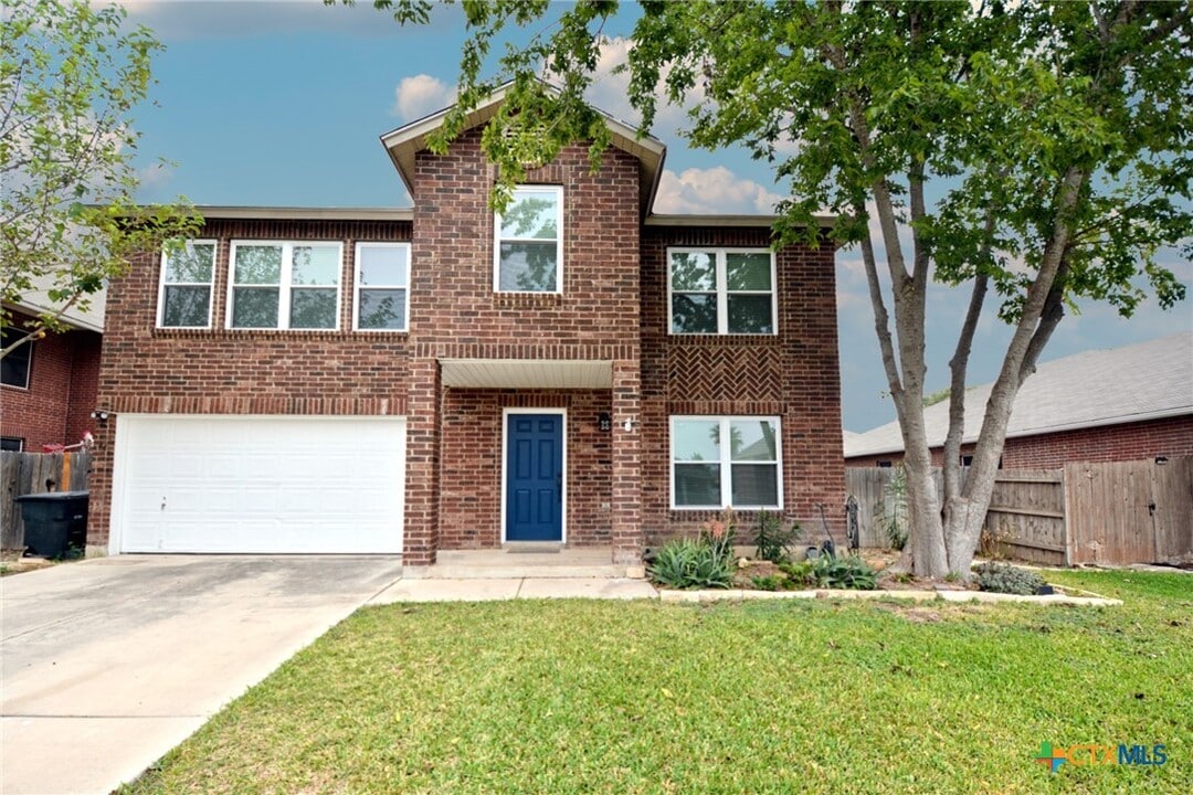 744 Pinehurst Dr in New Braunfels, TX - Building Photo