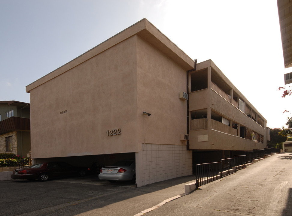 1222 N Harper Ave in Los Angeles, CA - Building Photo