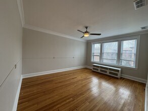 5816 W Higgins Ave in Chicago, IL - Building Photo - Building Photo