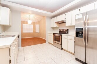 4851 Mill Run Dr in New Port Richey, FL - Building Photo - Building Photo