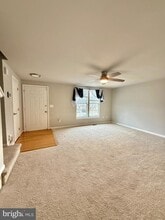 16946 Monmouth Ct in Dumfries, VA - Foto de edificio - Building Photo