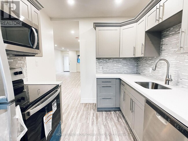 1623 Keele St in Toronto, ON - Building Photo - Building Photo
