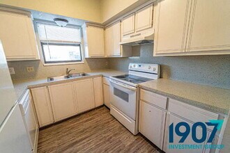 1061 Rambling Oaks Dr in Norman, OK - Building Photo - Building Photo