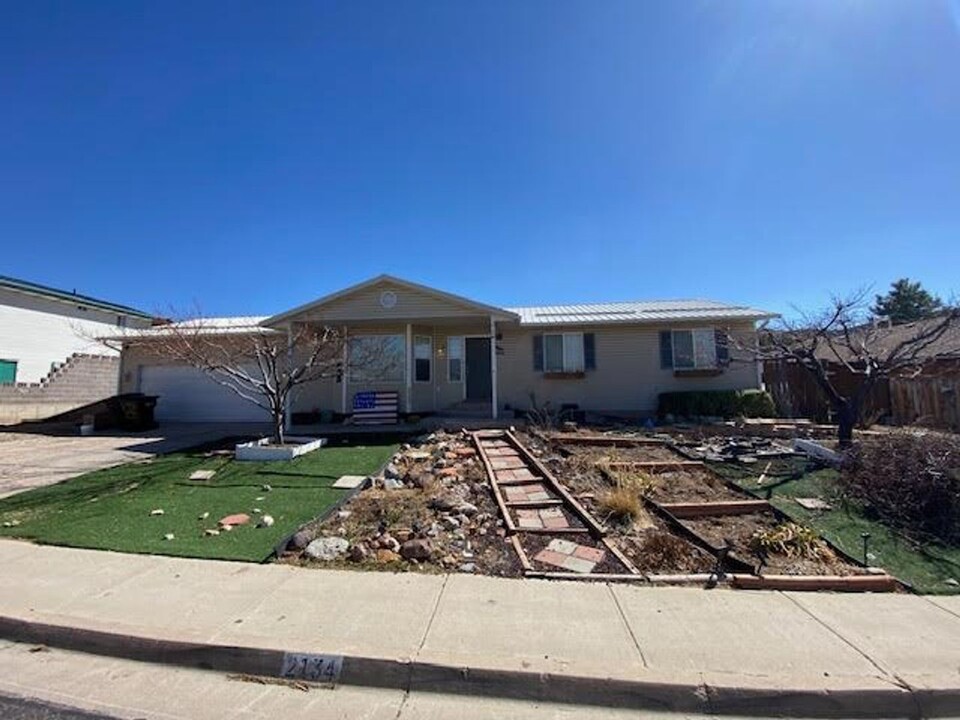 2134 N Sawmill St in Cedar City, UT - Building Photo