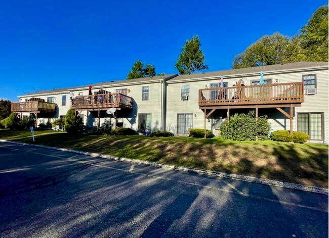 169 Aspetuck Vlg, Unit 169 in New Milford, CT - Foto de edificio - Building Photo