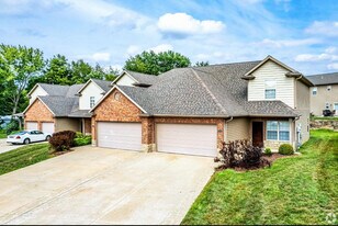 1310 Stags Way in Columbia, MO - Building Photo