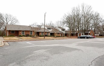 Birchwood Apartments in Raleigh, NC - Building Photo - Building Photo