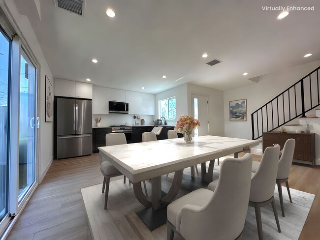 6700 Noble Ave in Los Angeles, CA - Building Photo - Building Photo