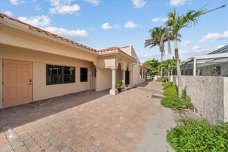 718 Golden Beach Blvd in Venice, FL - Building Photo - Building Photo