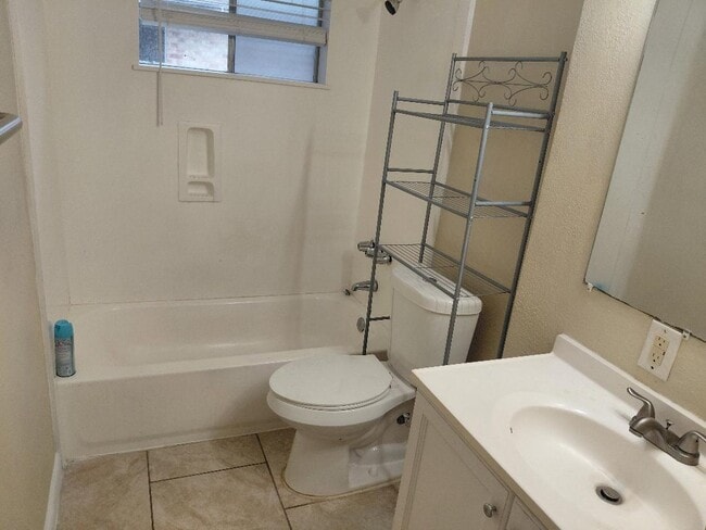 5019 Tavenor Ln in Houston, TX - Building Photo - Building Photo