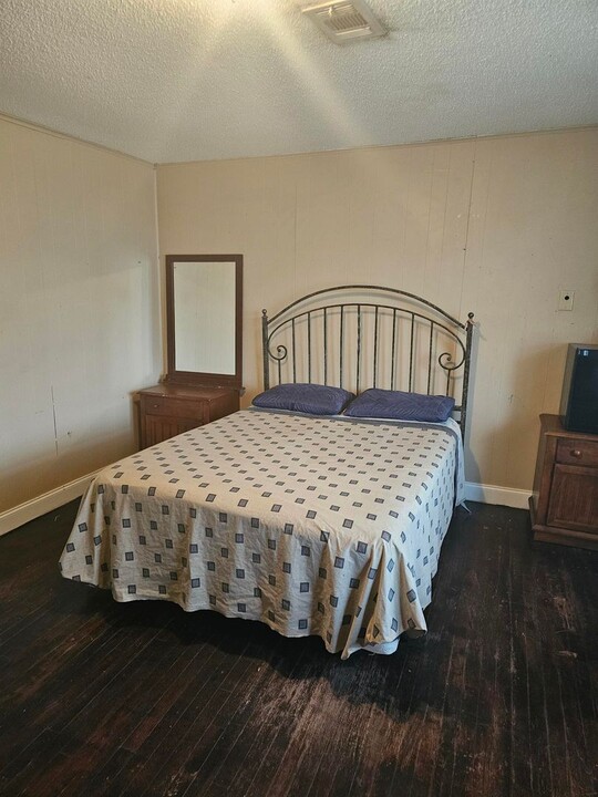 2033 Olive Rd in Augusta, GA - Building Photo