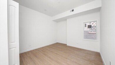 2353 N Springfield Ave in Chicago, IL - Building Photo - Building Photo