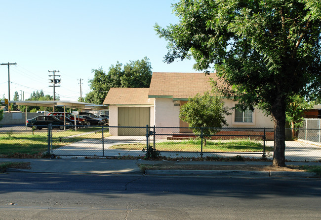 4102 E Butler Ave in Fresno, CA - Building Photo - Building Photo