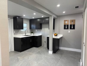 13025 NW 2nd Ave in North Miami, FL - Building Photo - Building Photo