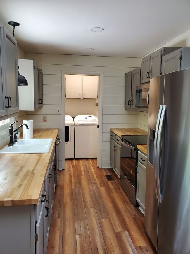 227 Lakewood Dr in Crossville, TN - Building Photo - Building Photo