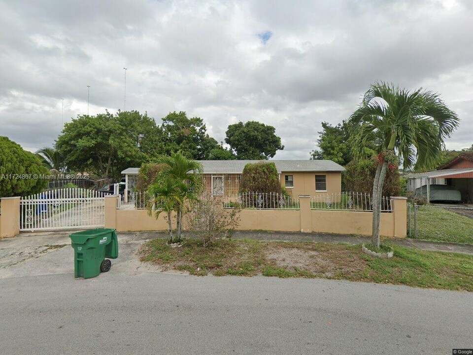 20333 NW 42nd Ct in Miami Gardens, FL - Building Photo