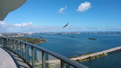 3131 NE 7th Ave in Miami, FL - Building Photo - Building Photo