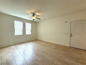 50 Aura de Blanco St in Henderson, NV - Building Photo - Building Photo