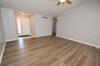10360 Red Raspberry Ln in Granger, IN - Building Photo - Building Photo