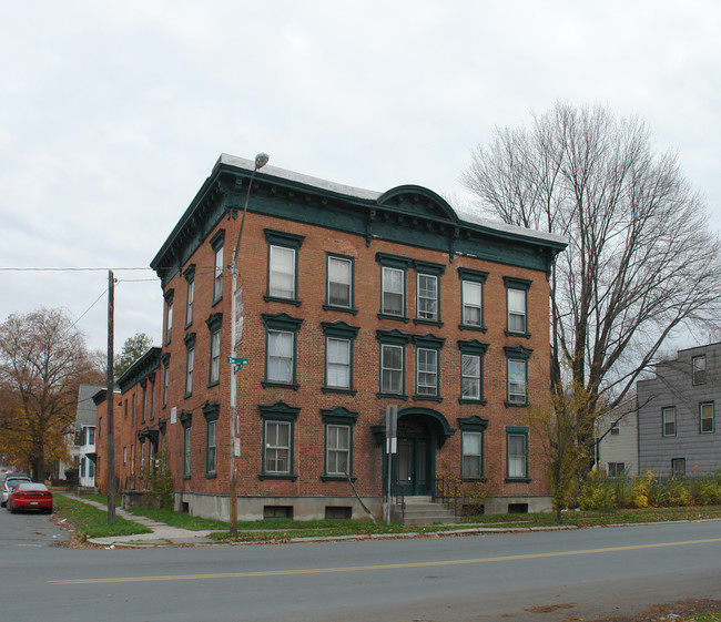 534 2nd Ave in Troy, NY - Foto de edificio - Building Photo