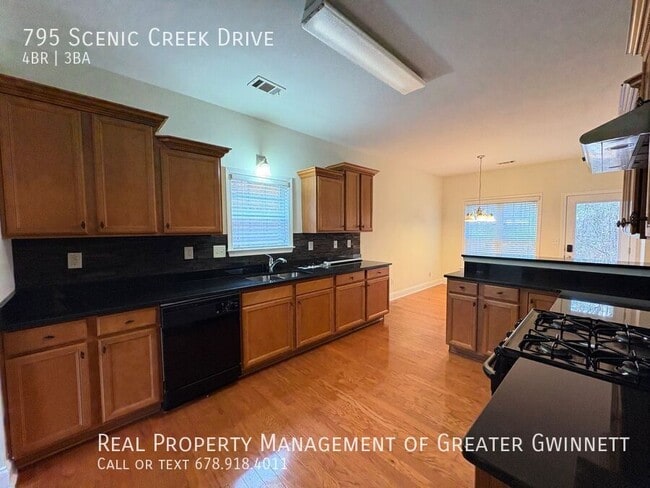 795 Scenic Creek Dr SW in Lawrenceville, GA - Building Photo - Building Photo