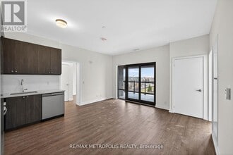 51 Clarington Blvd in Bowmanville, ON - Building Photo - Building Photo