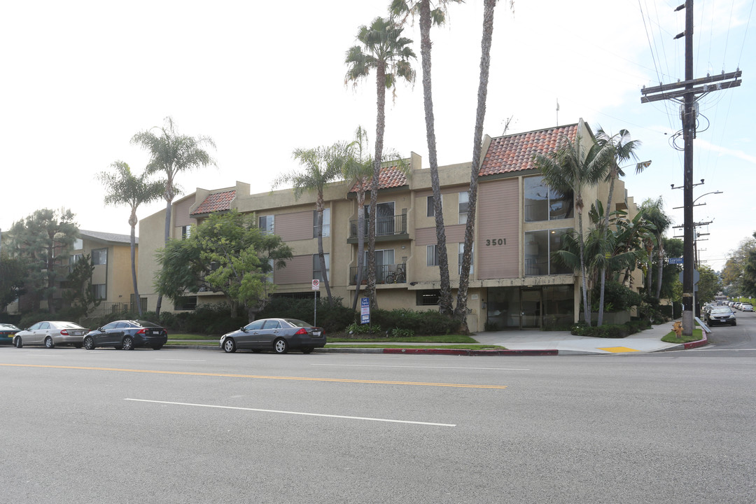 3501 Sawtelle Blvd in Los Angeles, CA - Building Photo