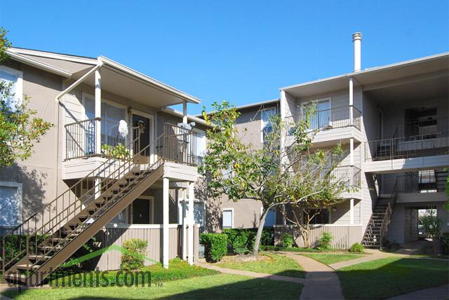 Walden Pond in Houston, TX - Foto de edificio - Building Photo