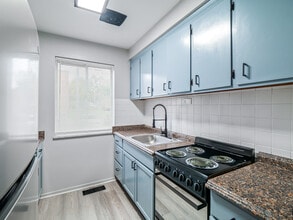 Heights Garden Apartments in Cleveland Heights, OH - Foto de edificio - Building Photo