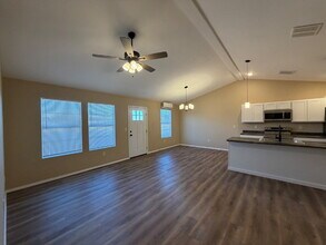 174 Ruby Ln in Hollister, MO - Foto de edificio - Building Photo