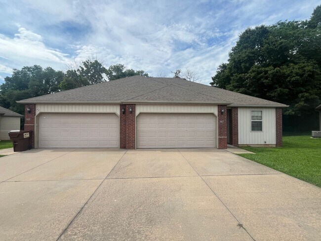 property at 1907-1909 S Bryson Cir