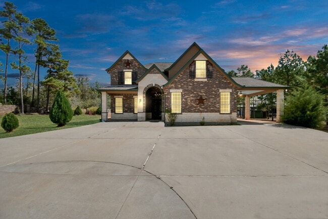 property at 160 Frst Trce Ln