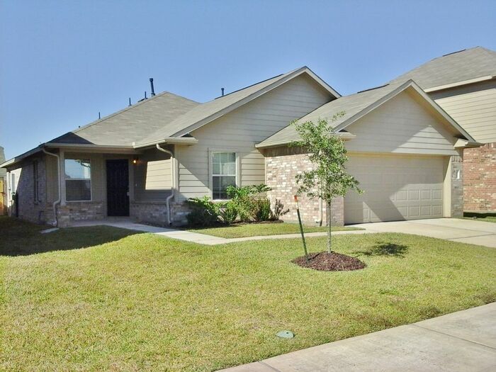 23 Leisure Shore Ct in Manvel, TX - Building Photo