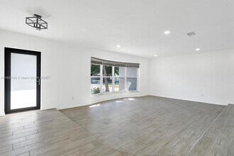 4309 Jackson St in Hollywood, FL - Foto de edificio - Building Photo