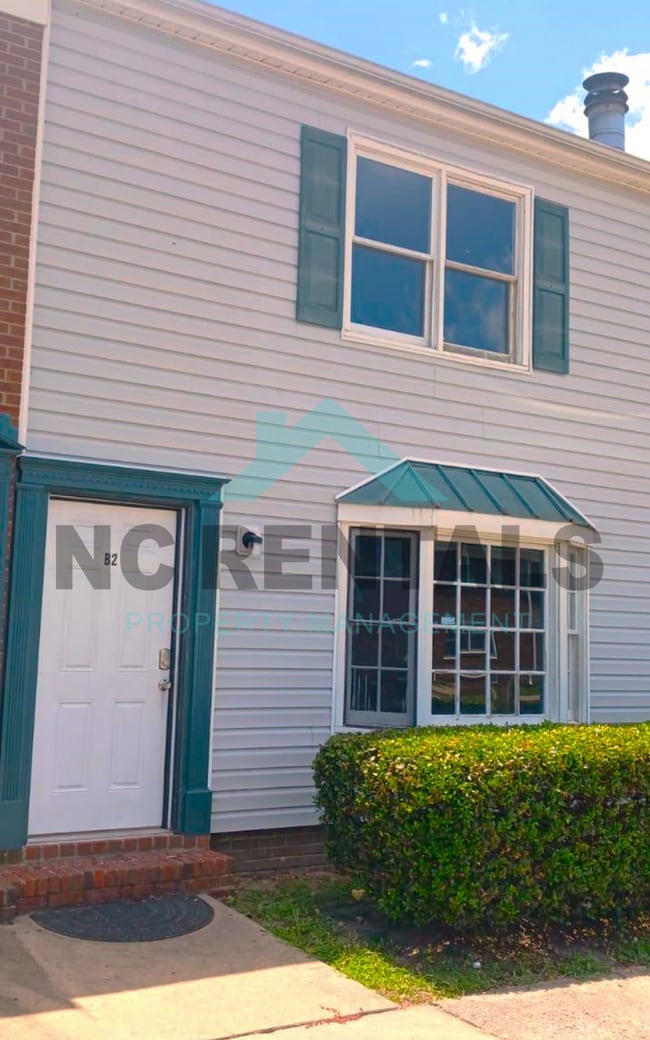 100 Kristin Dr in Greenville, NC - Building Photo - Building Photo