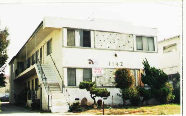 1142 S Kenmore Ave in Los Angeles, CA - Building Photo - Building Photo