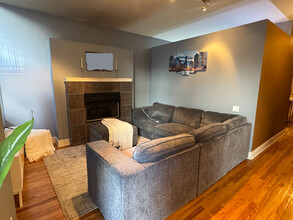 212 W Washington St, Unit 801 in Chicago, IL - Building Photo - Building Photo