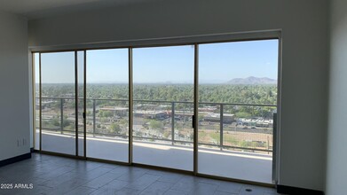 4750 N Central Ave in Phoenix, AZ - Building Photo - Building Photo