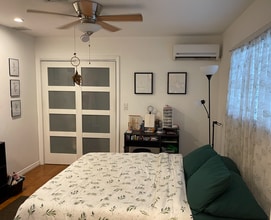 1008 NE 11th St - Side Unit, Unit 1008 Side Unit in Fort Lauderdale, FL - Foto de edificio - Building Photo