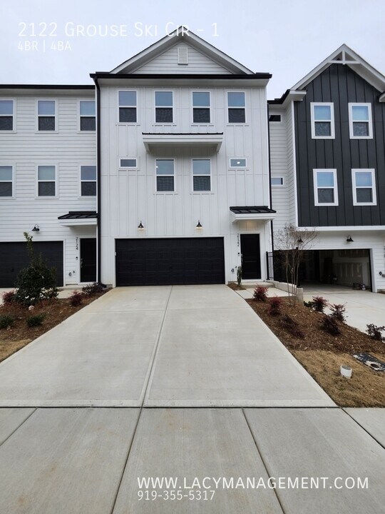 2122 Grouse Ski Cir in Apex, NC - Building Photo