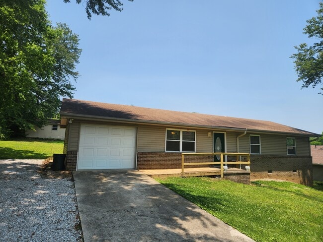 property at 1605 Woodrow Dr