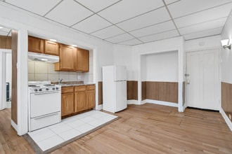 1440 W Howard St, Unit Apt. 17 in Chicago, IL - Foto de edificio - Building Photo